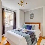 Luxury 1 Bed Apartment In East London