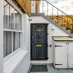 Luxury 1 Bed Apartment In East London
